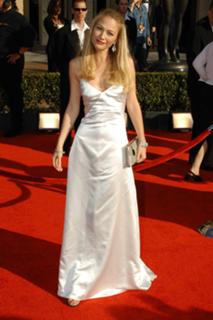 Sarah Wynter feet photo 11