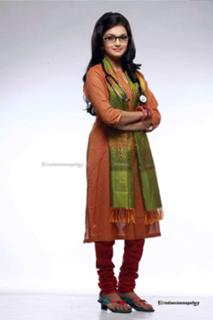 Saranya Mohan feet photo 4
