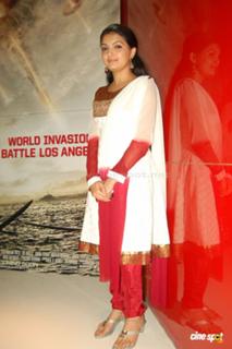 Saranya Mohan feet photo 2