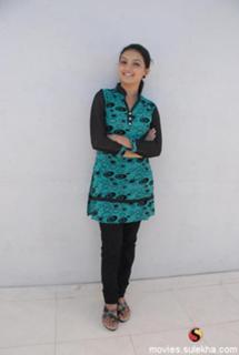 Saranya Mohan feet photo 2