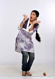 Saranya Mohan feet photo 20