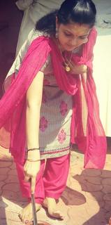 Saranya Mohan feet photo 7