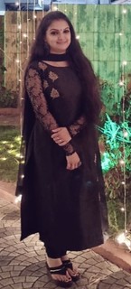 Saranya Mohan feet photo 1