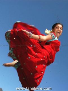 Saranya Mohan feet photo 13