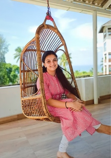 Saranya Mohan feet photo 19