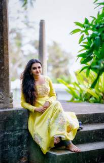 Saranya Mohan feet photo 18