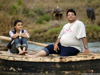 Saranya Mohan feet photo 8