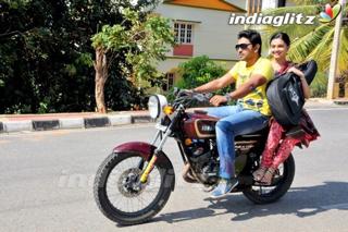 Saranya Mohan feet photo 7