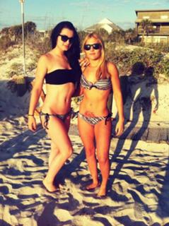 Saraya-Jade Bevis feet photo thumbnail