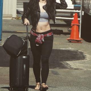 Saraya-Jade Bevis feet photo thumbnail