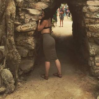 Saraya-Jade Bevis feet photo thumbnail