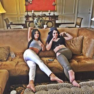 Saraya-Jade Bevis feet photo thumbnail