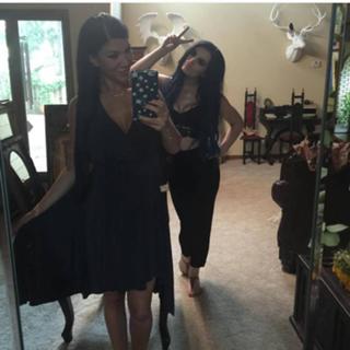 Saraya-Jade Bevis feet photo thumbnail