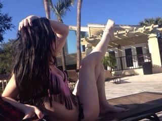 Saraya-Jade Bevis feet photo thumbnail