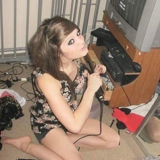 Saraya-Jade Bevis feet photo thumbnail