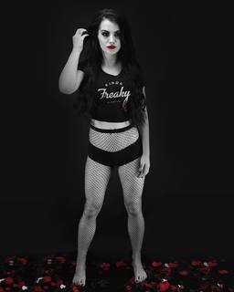 Saraya-Jade Bevis feet photo thumbnail