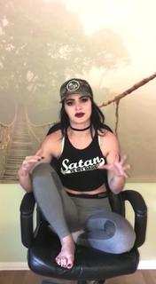 Saraya-Jade Bevis feet photo thumbnail