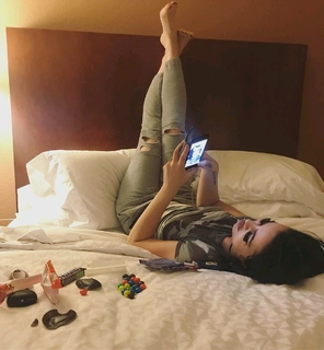 Saraya-Jade Bevis feet photo thumbnail