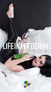 Saraya-Jade Bevis feet photo thumbnail