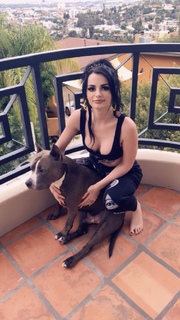 Saraya-Jade Bevis feet photo thumbnail