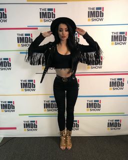 Saraya-Jade Bevis feet photo thumbnail