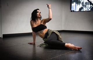 Saraya-Jade Bevis feet photo thumbnail