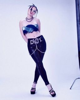 Saraya-Jade Bevis feet photo thumbnail