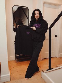 Saraya-Jade Bevis feet photo thumbnail