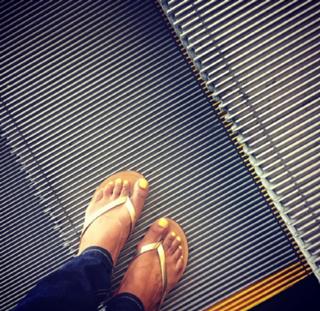 Sarayu Blue feet photo 16