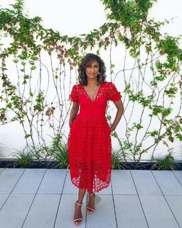 Sarayu Blue feet photo 5