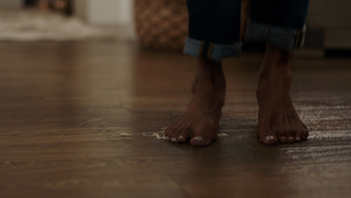 Sarayu Blue feet photo 19