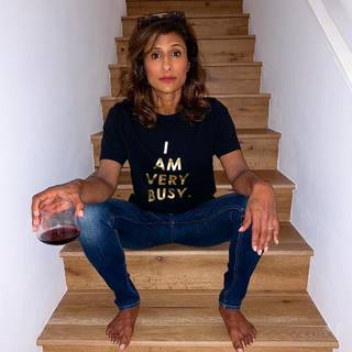 Sarayu Blue feet photo 2