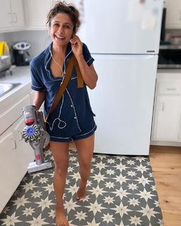 Sarayu Blue feet photo 2