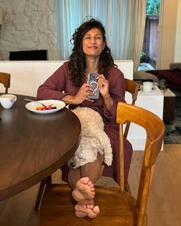 Sarayu Blue feet photo 19