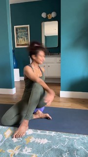 Sarayu Blue feet photo 13