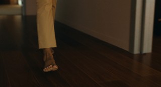 Sarayu Blue feet photo 4
