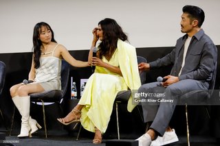 Sarayu Blue feet photo 8