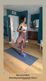 Sarayu Blue feet photo 19