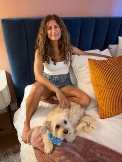 Sarayu Blue feet photo 17