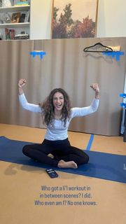 Sarayu Blue feet photo 11