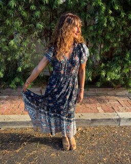 Sarayu Blue feet photo 8