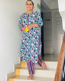Sarayu Mohan feet photo 9