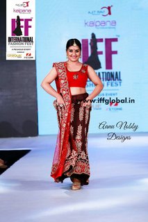 Sarayu Mohan feet photo 7