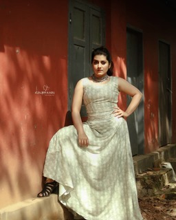 Sarayu Mohan feet photo 13
