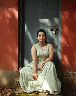 Sarayu Mohan feet photo 12