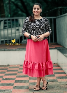 Sarayu Mohan feet photo 18
