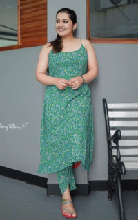 Sarayu Mohan feet photo 15
