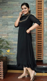 Sarayu Mohan feet photo 12