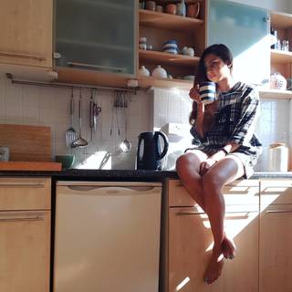 Sargun Mehta feet photo thumbnail