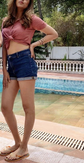 Sargun Mehta feet photo thumbnail